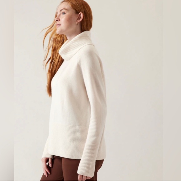 🎁NWT Athleta Alpine Turtleneck Sweater Size M - Picture 13 of 14